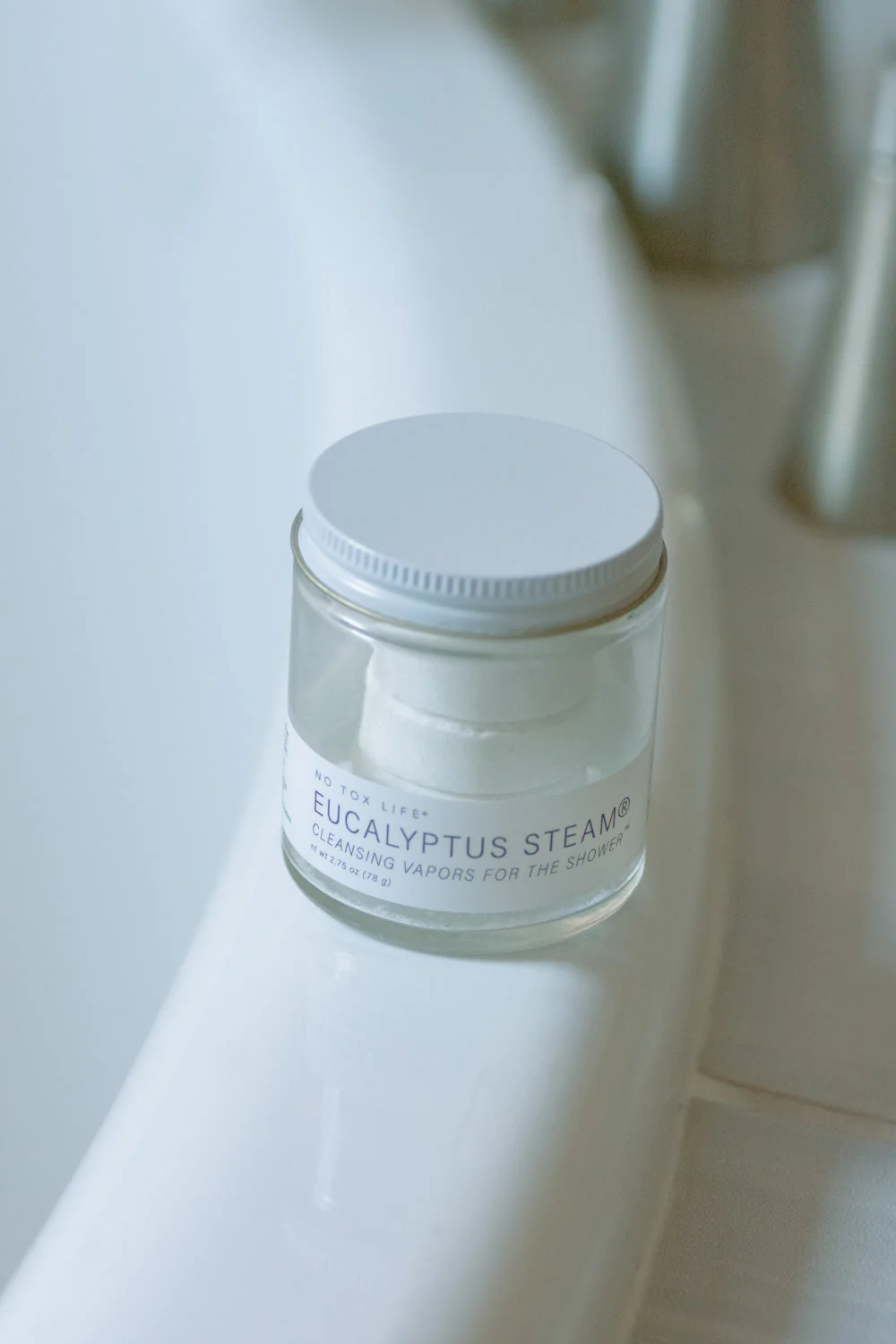 EUCALYPTUS STEAM® Cleansing vapors for the shower® - Mini Jar - No Tox Life® - Image 3