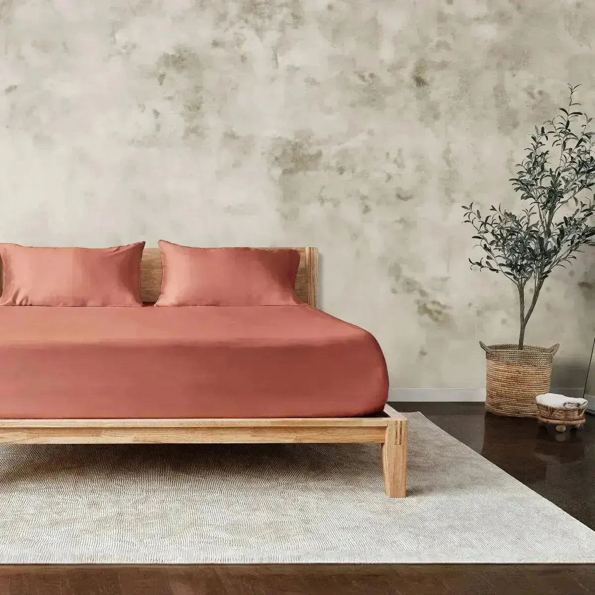 Luxe CleanBamboo® Sateen+ Fitted Sheet - Image 10