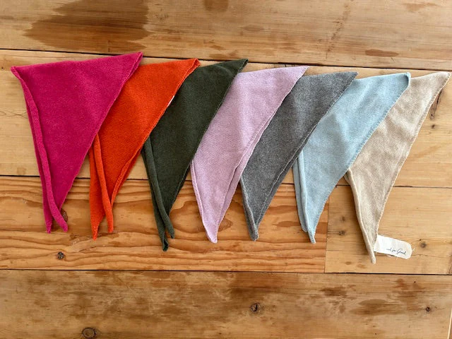 Newport Triangle Recycled Cashmere Scarf - Arancia - Image 7