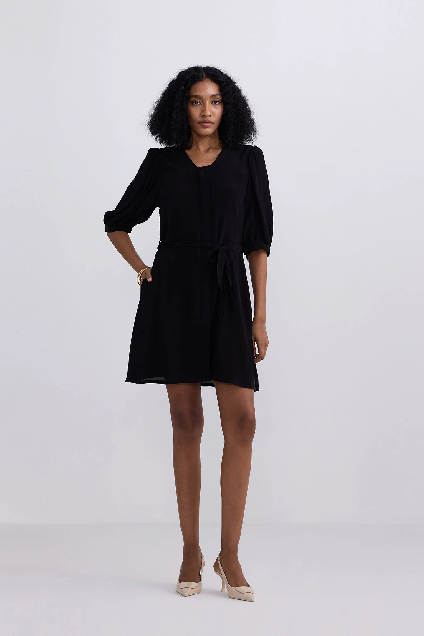 Short Dress with a Waist-tie in Black