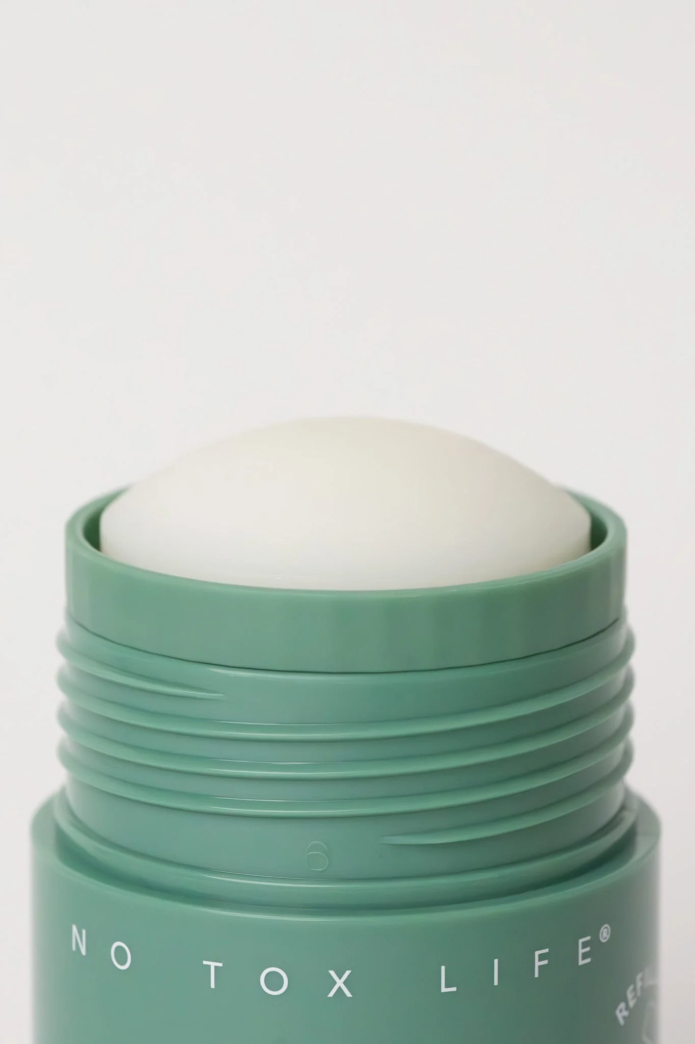 SOLIDSILK® Refillable Deodorant (Pure Aloe Fragrance-Free) - Extra Strength - Image 5